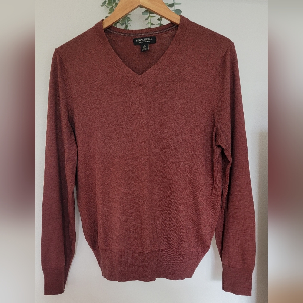 Banana republic v neck sweater for men